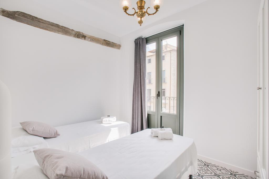 Flateli Rambla 5 3-2 Apartman Girona Szoba fotó